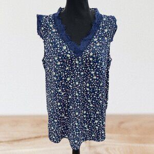 Navy Floral Lace Trim Tank – Feminine & Breezy 🌸